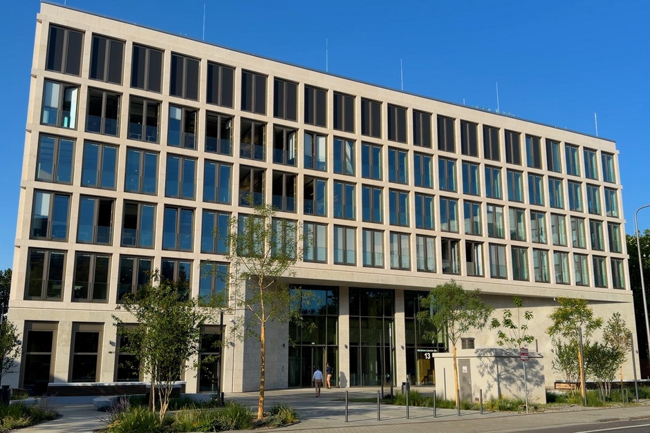 R V Versicherung Neues Gebäude Abraham Lincoln Strasse 13