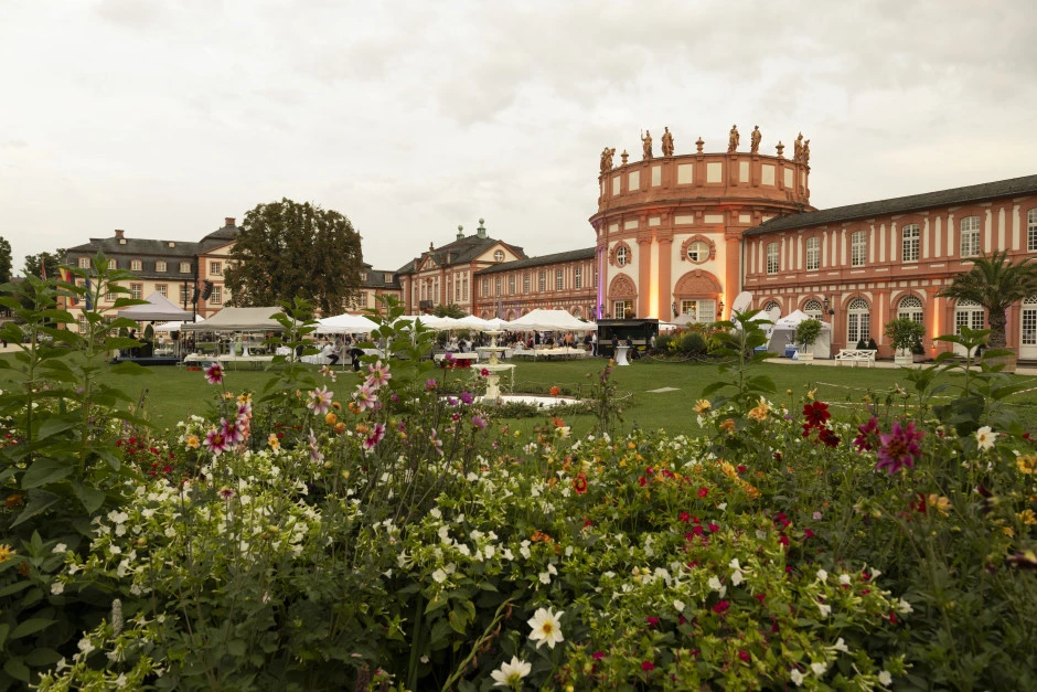 Landtagspräsidentin Wallmann lud 400 Gäste zum Ehrenamtsfest in das Schloss Biebrich in Wiesbaden ein