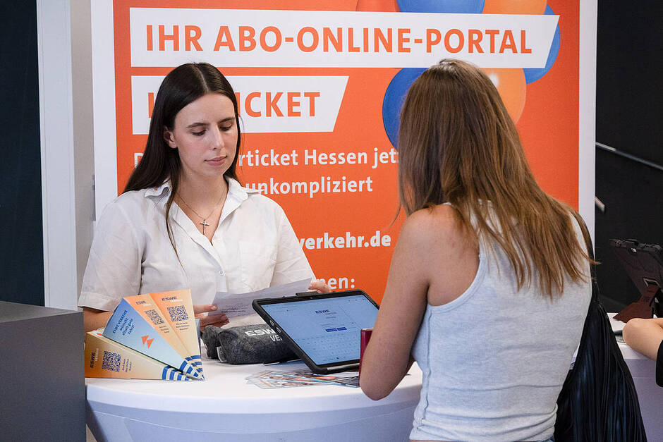 Die Aktion „Schülerticket – leicht gemacht!“ von ESWE Verkehr in Wiesbaden war ein großer Erfolg.