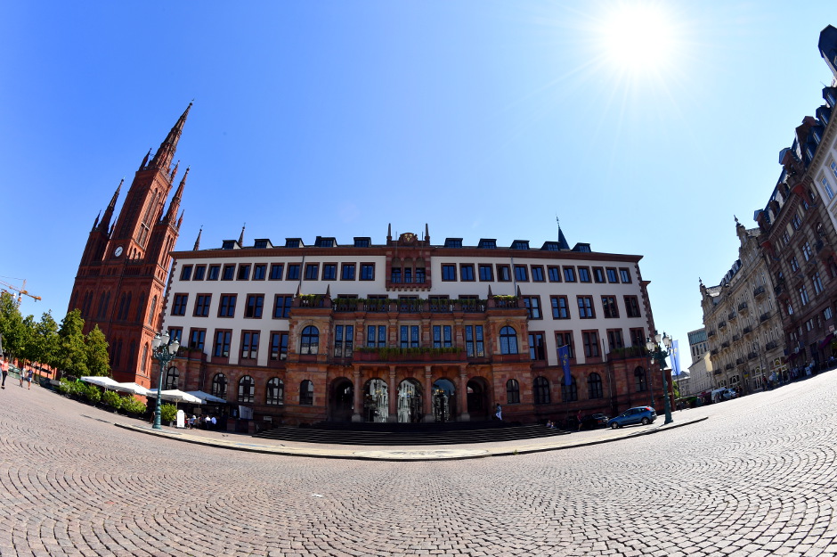 Hitzewelle erreicht Wiesbaden: Bis zu 39 Grad und Sonnenfinsternis am Mittwoch
