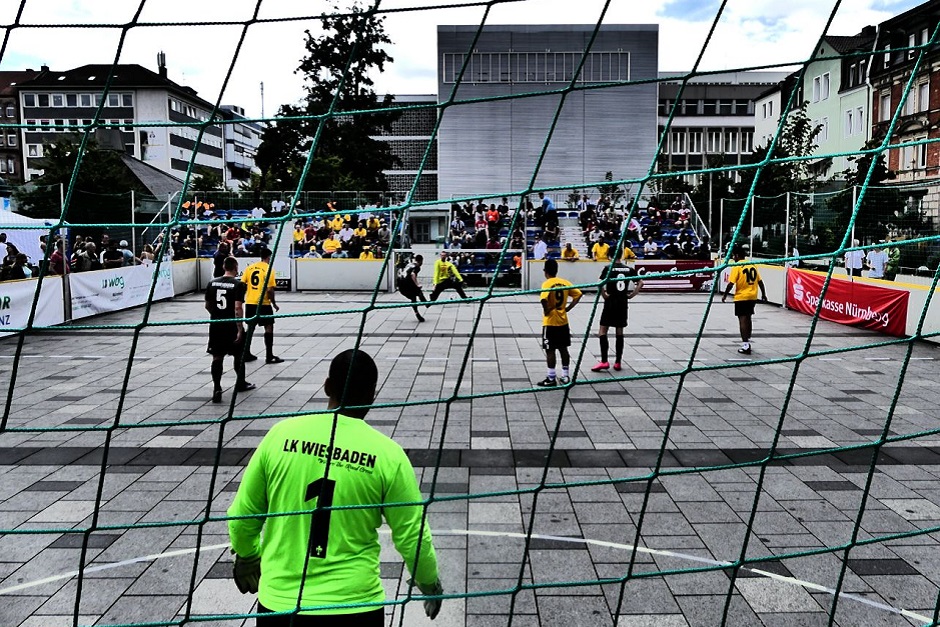 In Wiesbaden findet das 10. Street Soccer Turnier für Toleranz in Kastel statt