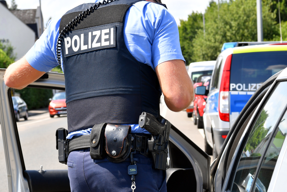 Unter Drogeneinfluss am Steuer: Polizei stoppt am Montag berauschten Fahrer in Wiesbaden.