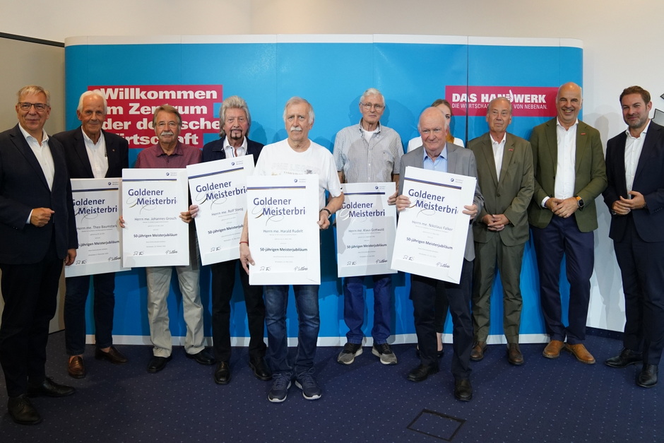 Den Goldenen Meisterbrief bekamen die Handwerksmeisterinnen und Handwerksmeister aus dem Bezirk der Kreishandwerkerschaft Wiesbaden-Rheingau-Taunus überreicht, die vor 50 Jahren ihre Meisterprüfung ablegten.