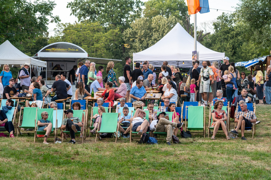 Drei Tage Live-Musik bei freiem Eintritt: Das Mosburgfest verwandelt den Wiesbadener Stadtteil Biebrich vom 28. bis 30. August in eine Festmeile für Familien.