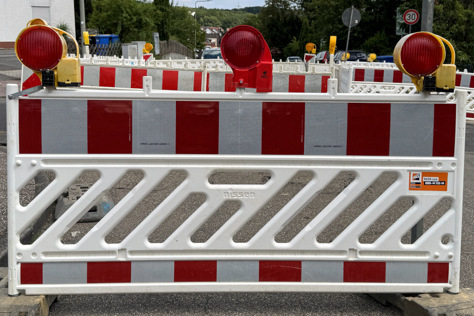 Vollsperrung wegen Straßenbauarbeiten in der Josef-von-Lauff-Straße in Wiesbaden.