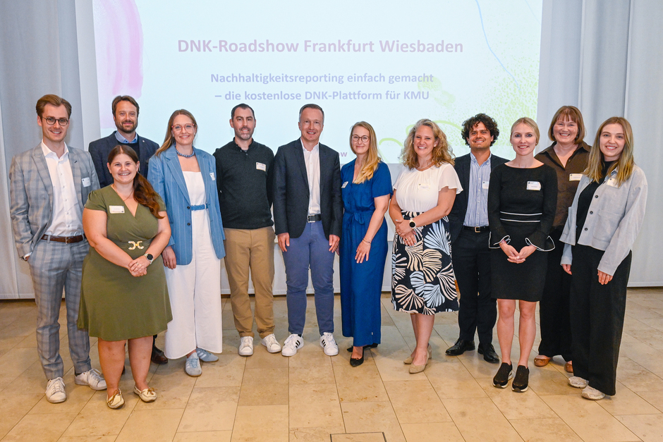 Rund 70 Unternehmen aus Hessen testeten in der IHK Wiesbaden das kostenlose Tool der Bundesregierung zur Nachhaltigkeitsberichterstattung.