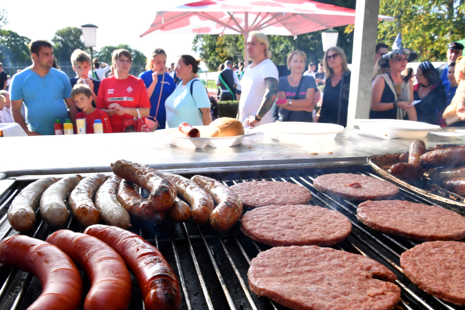 Sommerfest der NaturFreunde Wiesbaden: Kaffee, Kuchen, Grillgenuss und Spielwiese für die ganze Familie am Sonntag, 13. September auf dem Freudenberg.