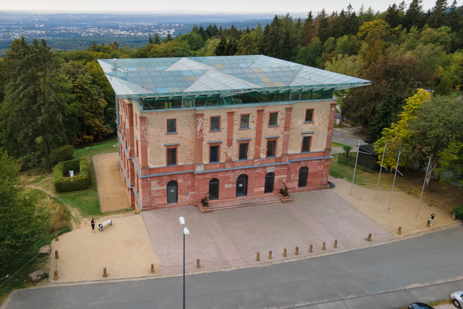 200 Jahre Jagdschloss Platte Wiesbaden: Großes Jubiläum zum Tag des offenen Denkmals mit Führungen und Hornkonzert!