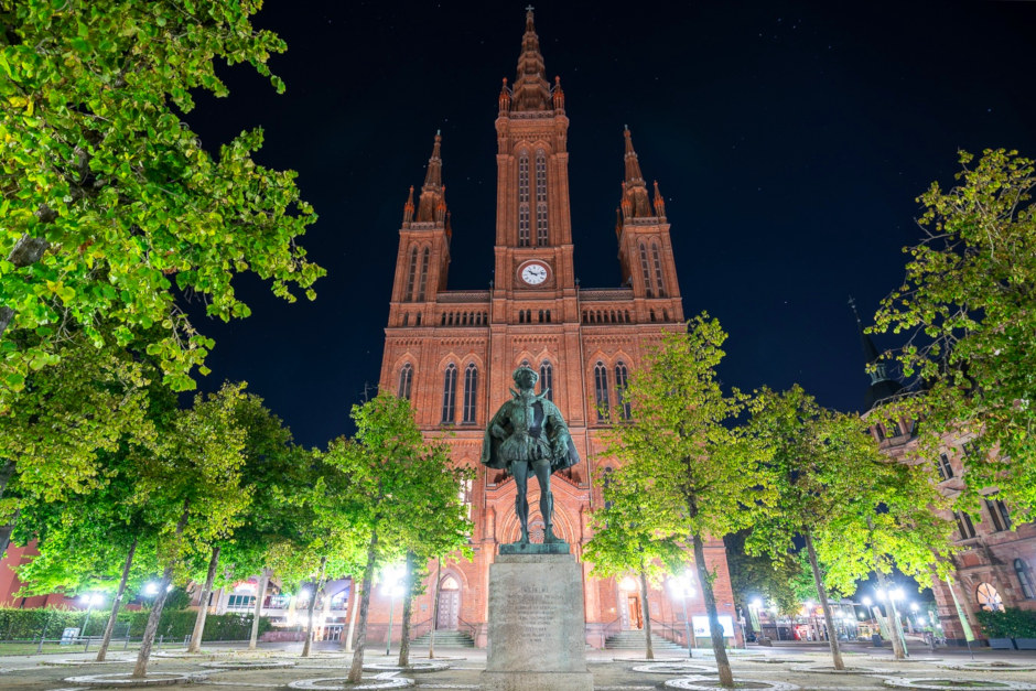 Wiesbaden bringt seine Kirchen zum Klingen: Nacht der Kirchen lädt am 4. September zum großen Mitsingen ein!