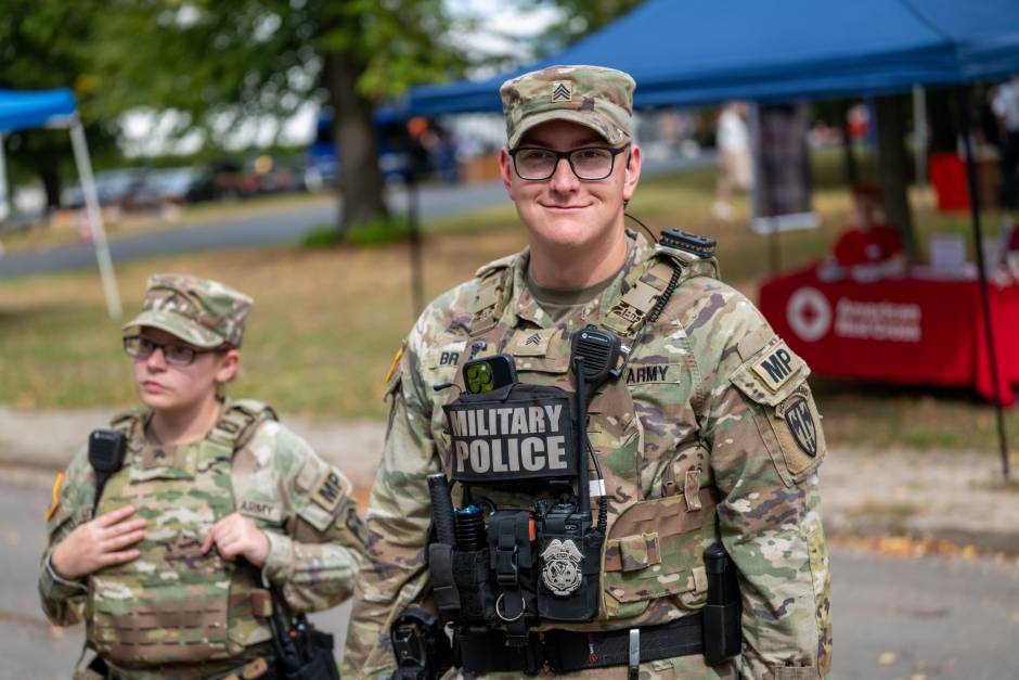 Hand in Hand für die Sicherheit: Deutsche und US-Einsatzkräfte begeistern beim „National Day Out“ auf dem Hainerberg in Wiesbaden am Donnerstag, 3. September