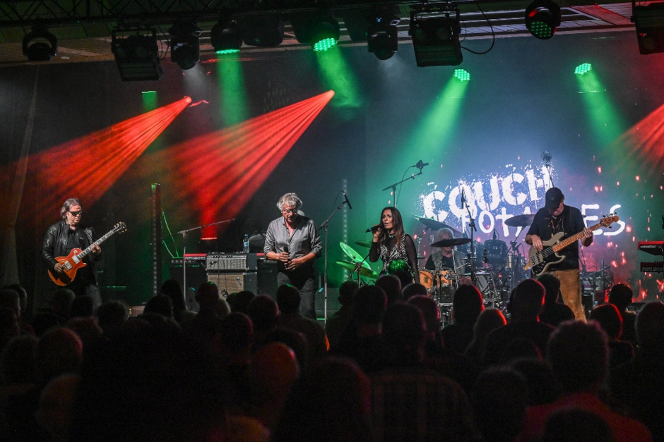 Rock, Pop und Chancen fürs Leben: Couch Potatoes spielen Benefizkonzert in Wiesbaden für „barrierefrei starten“!