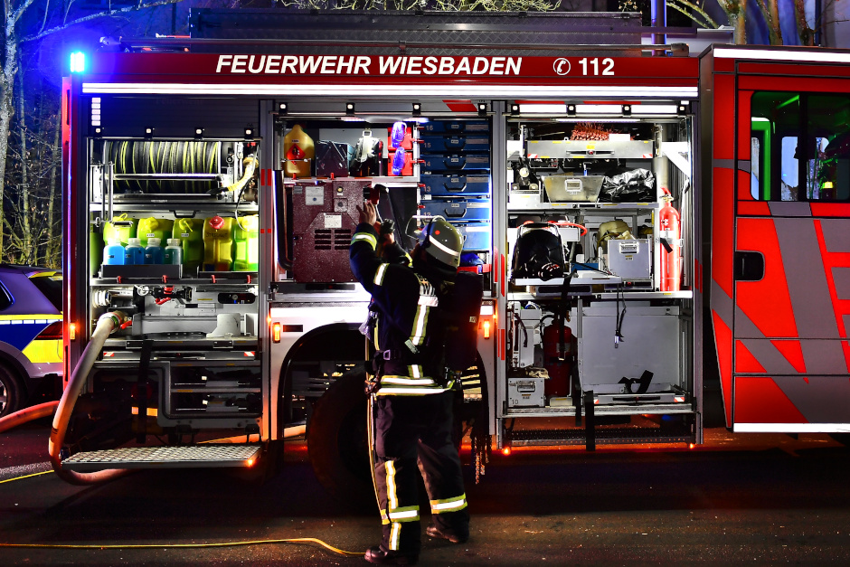 Küchenbrand in der Kaiser-Friedrich-Straße: Ein Rauchmelder rettete am Donnerstagabend einem Wiesbadener das Leben. Rund 50.000 Euro Schaden.