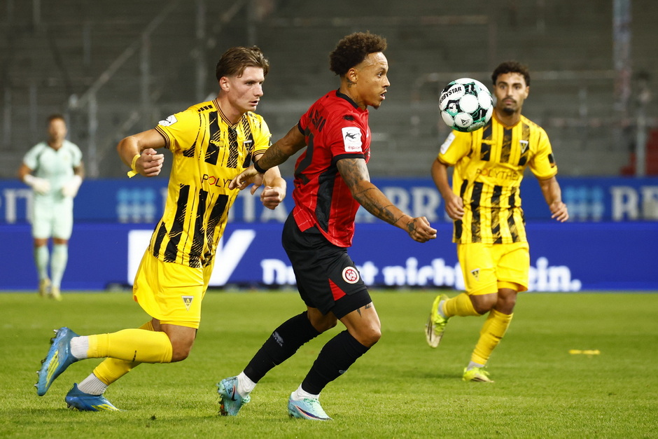 SV Wehen Wiesbaden bei Jahn Regensburg gefordert