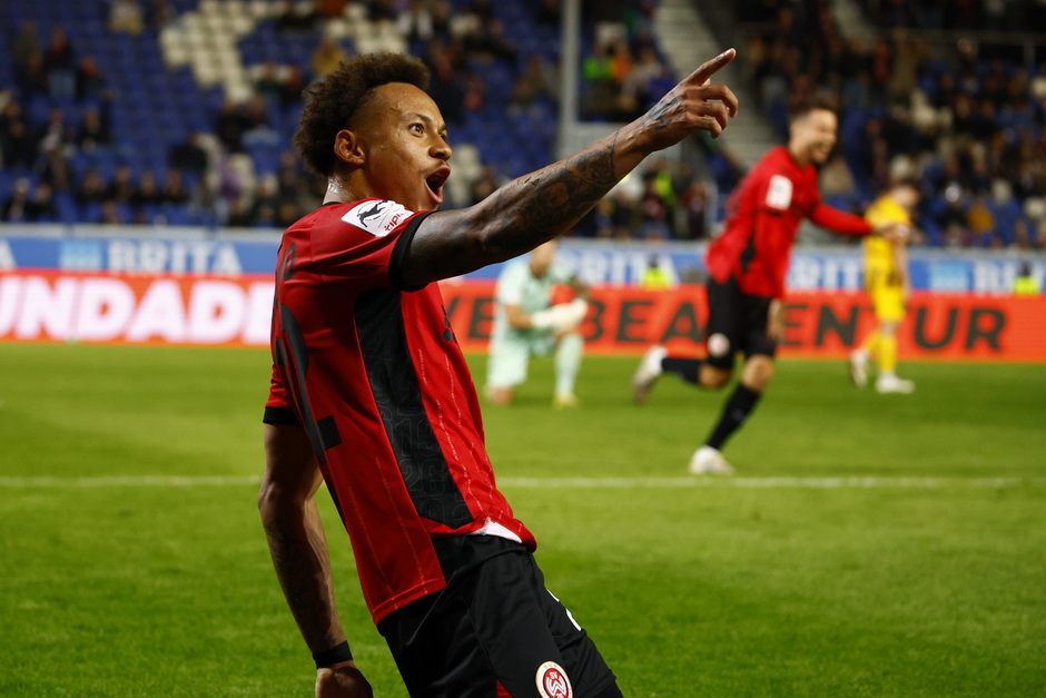 SV Wehen Wiesbaden gewinnt gegen Alemannia Aachen