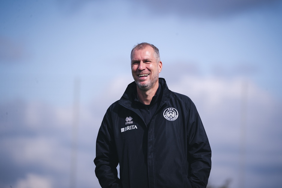 Fussball SV Wehen Wiesbaden Cheftrainer Jochen Seitz
