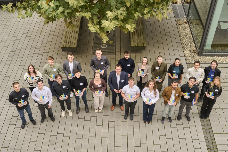 Gruppenfoto IHK Wiesbaden Bestenehrung 2026