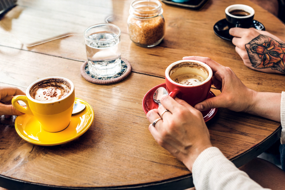 Sorgen und Gefühlen Raum geben: Das 5. Wiesbadener Klimacafé lädt am Freitag, 23. Oktober, in den Umweltladen ein. Kostenfreier Austausch bei Klima-Ängsten.