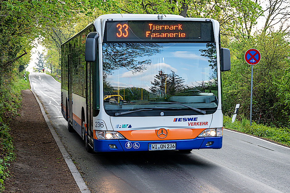 Sperrung der Lahnstraße in Fahrtrichtung Dürerplatz in Wiesbaden: Busse werden umgeleitet.