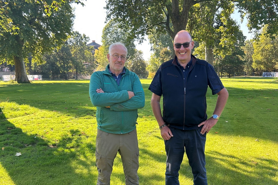 Verantwortlich für eine topmoderne, leistungsfähige Rasenarena: Michel Poncelet von GREEN-CONSULT und Greenkeeper Burkhard Selzer