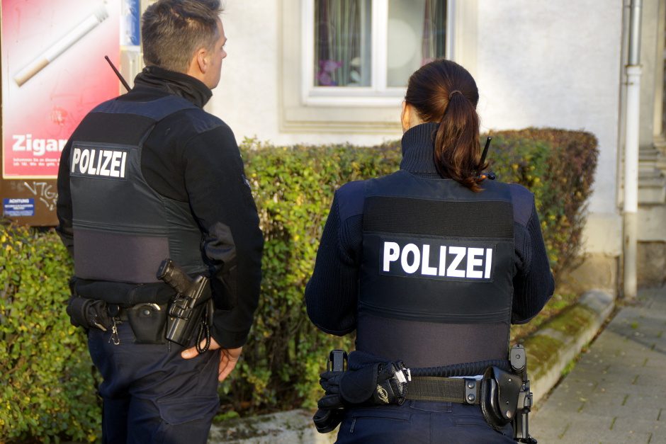 Wohnungsdurchsuchung in Wiesbaden: Die Polizei fand am Dienstagabend in der Saalgasse Betäubungsmittel. Ein 39-Jähriger muss sich nun strafrechtlich verantworte.