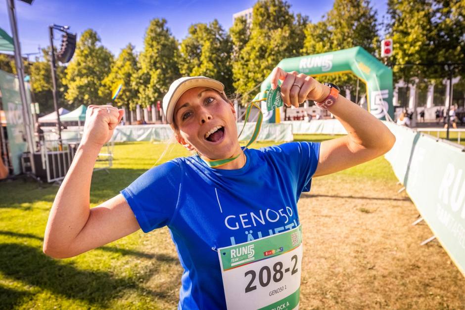 RUN5 TEAMSTAFFEL kehrt 2027 nach Wiesbaden zurück: Am 1. Juni 2027 starten die 5x5-Kilometer-Staffeln wieder auf dem Bowling Green vor dem Kurhaus. Anmeldung öffnet am 6. Oktober – alle Infos zu Strecke, Teamzelten und Charity!