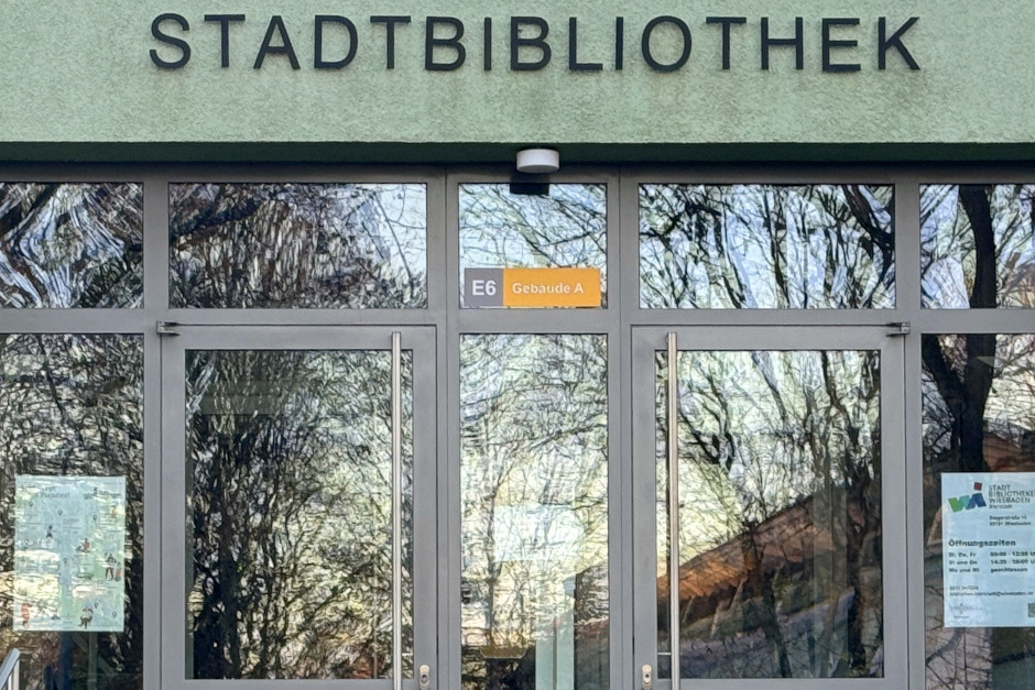 Türen vorerst zu: Stadtteilbibliothek Freudenberg schließt – Rückgabe über Schierstein möglich
